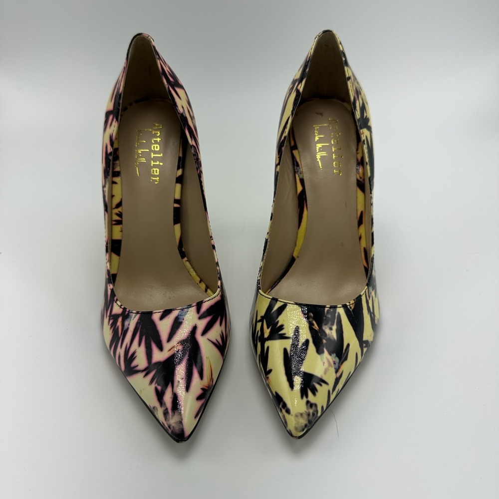 Nicole Miller Cream and Black Patterned Heels